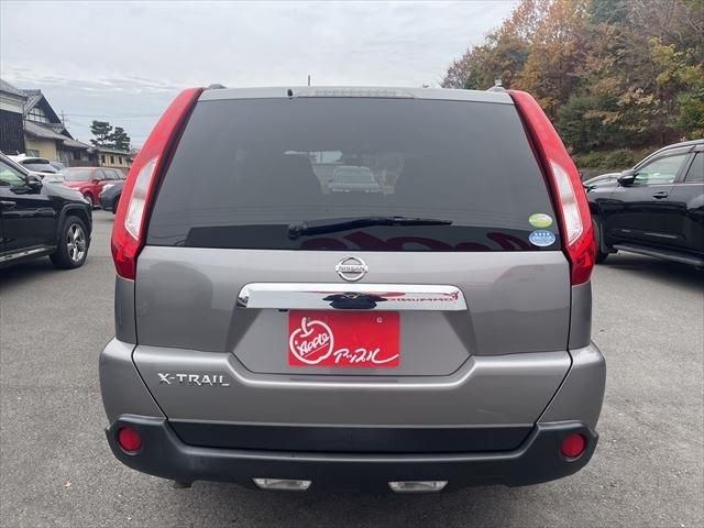 Nissan X-TRAIL 2010-11 186097-5