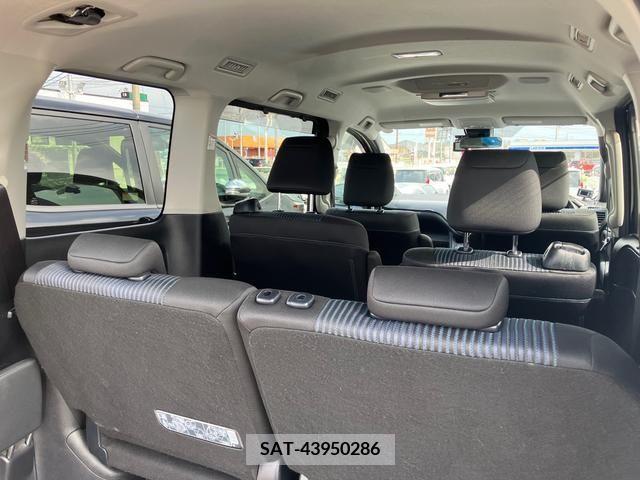 Toyota VOXY 2016-03 236054-7