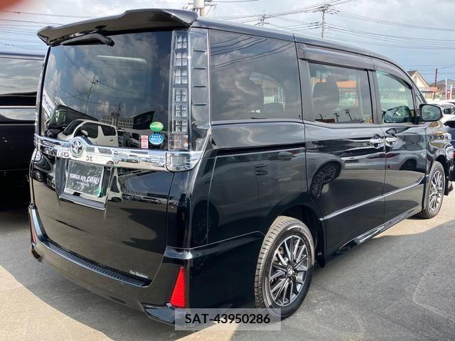 Toyota VOXY 2016-03 236054-2