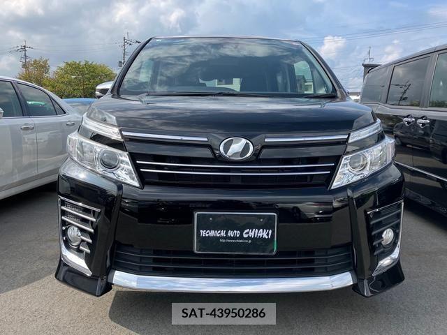 Toyota VOXY 2016-03 236054-1
