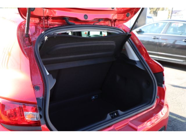 Renault LUTECIA 2014-01 189703-13