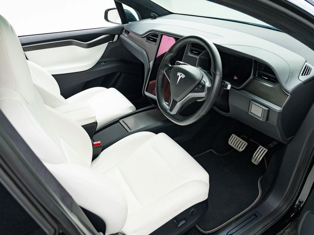 Tesla MODEL X 2020-04 8271-16