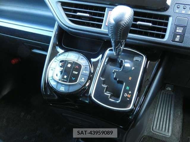 Toyota VOXY 2016-01 208517-19