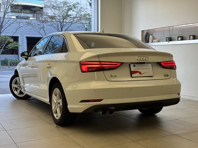 Audi A3 SEDAN 2018-11 17349-5