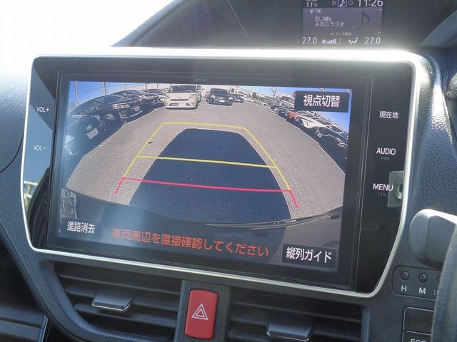 Toyota VOXY 2018-01 10382-12