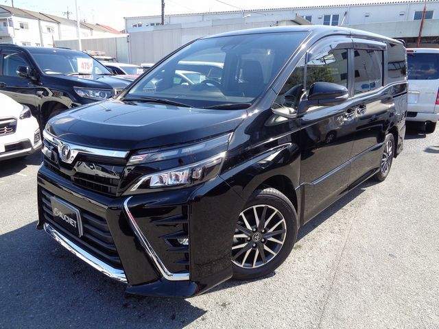 Toyota VOXY 2018-01 10382-0