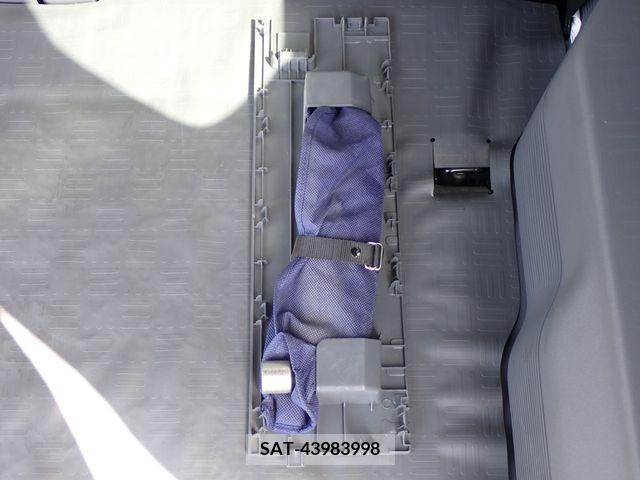Honda N-VAN 2020-02 221916-17
