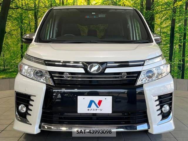 Toyota VOXY 2015-10 370287-15