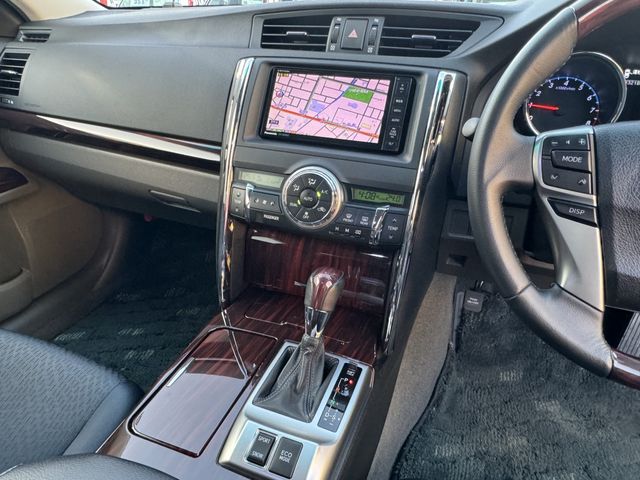 Toyota MARK X 2012-03 185275-17