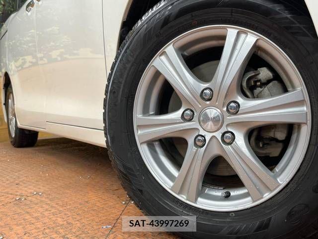 Toyota ESQUIRE 2015-03 218706-13