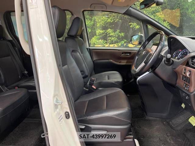 Toyota ESQUIRE 2015-03 218706-8