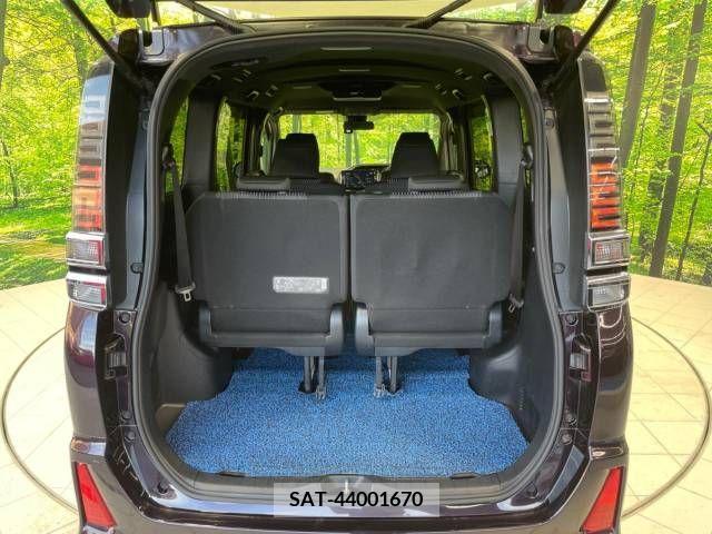 Toyota VOXY 2018-08 370293-9