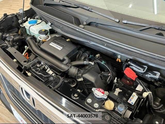 Honda N BOX CUSTOM 2018-03 221475-11
