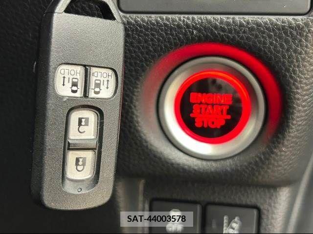 Honda N BOX CUSTOM 2018-03 221475-9