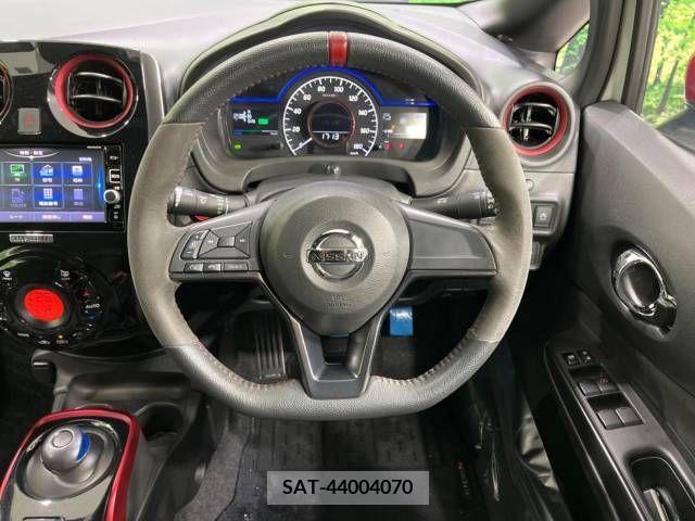 Nissan NOTE 2017-04 213469-11