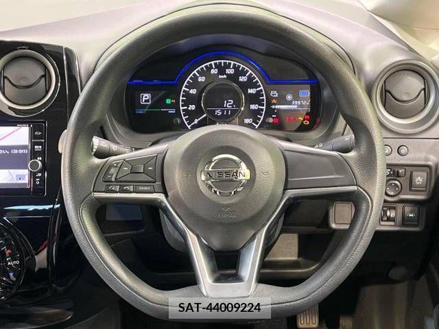 Nissan NOTE 2018-10 255719-11