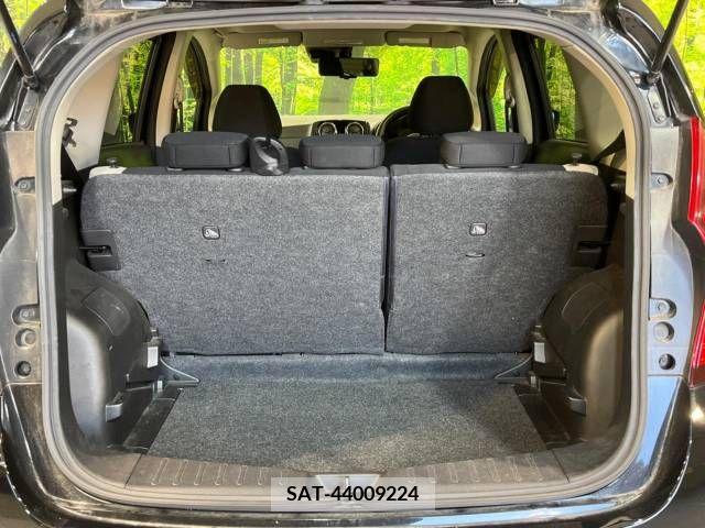 Nissan NOTE 2018-10 255719-10