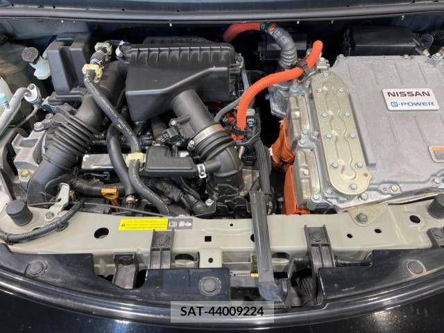 Nissan NOTE 2018-10 255719-18