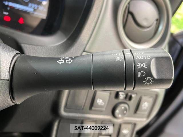 Nissan NOTE 2018-10 255719-7