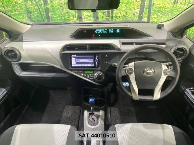 Toyota AQUA 2013-08 314163-1