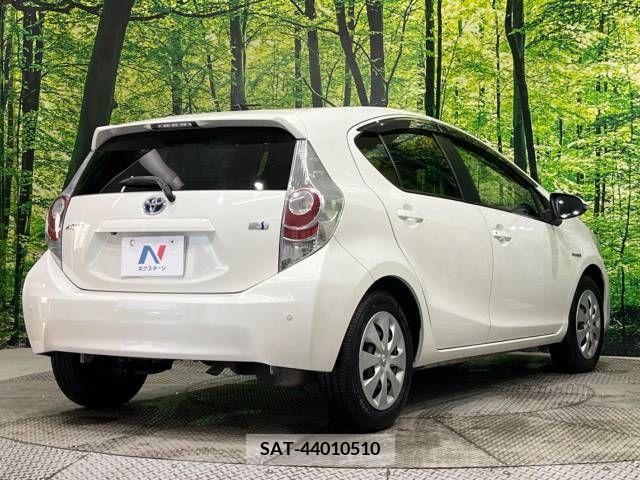 Toyota AQUA 2013-08 314163-17