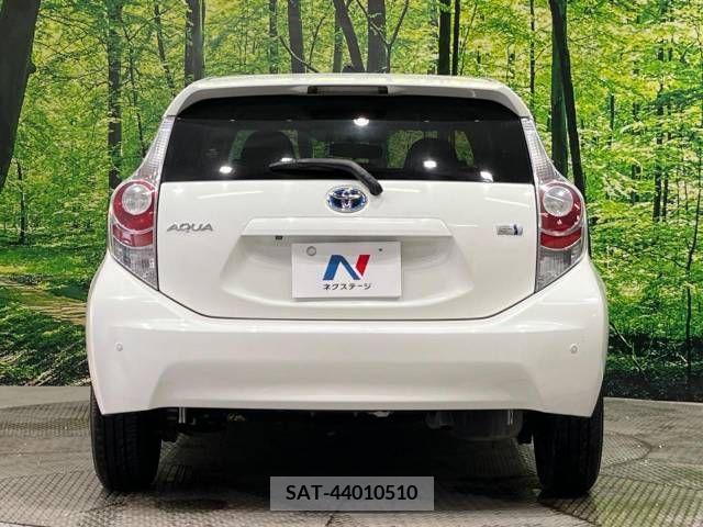 Toyota AQUA 2013-08 314163-15