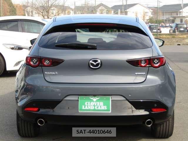 Mazda MAZDA3 2019-08 220079-5