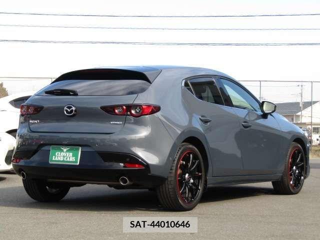 Mazda MAZDA3 2019-08 220079-3