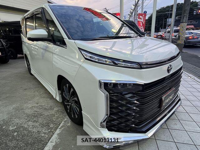 Toyota VOXY 2022-10 342740-2