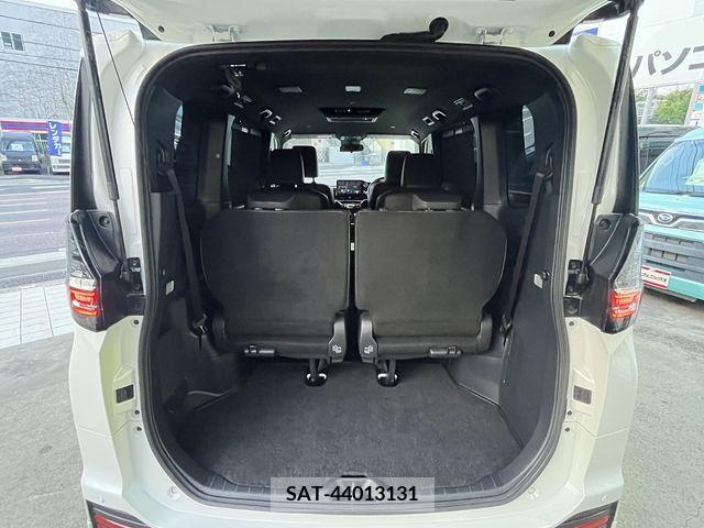 Toyota VOXY 2022-10 342740-25