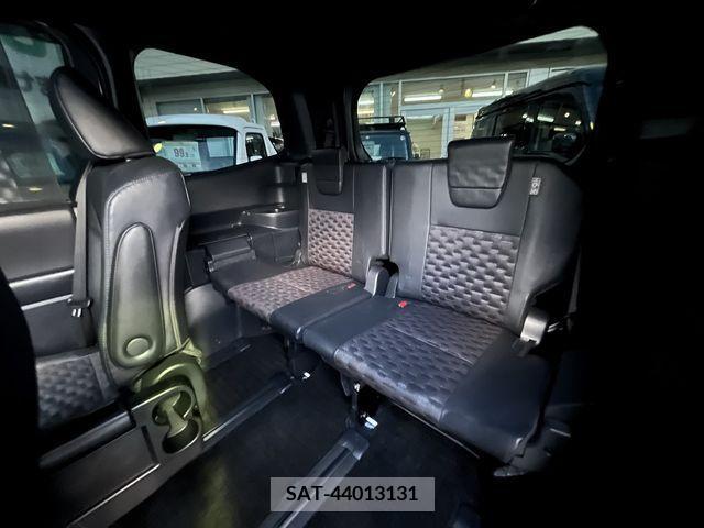 Toyota VOXY 2022-10 342740-24