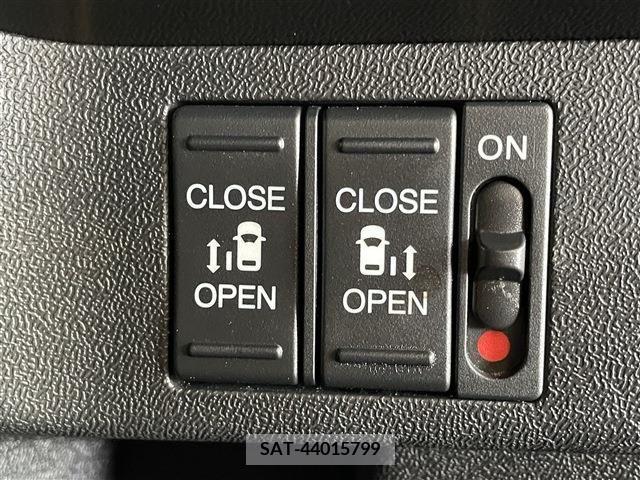 Honda e 2020-11 378115-10