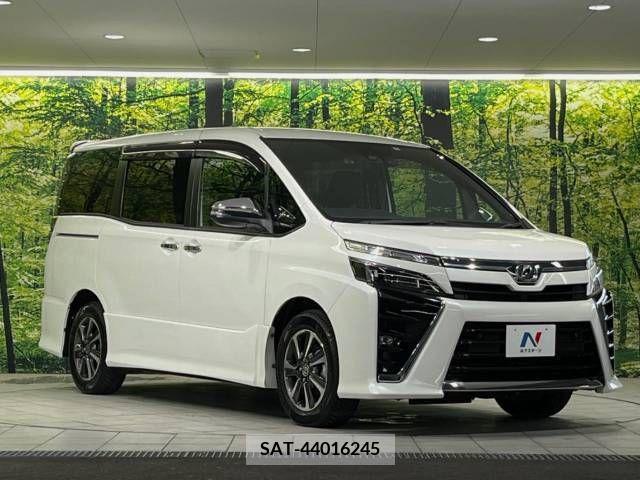 Toyota VOXY 2019-06 337457-17