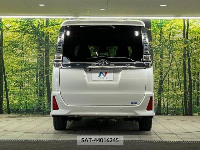 Toyota VOXY 2019-06 337457-16