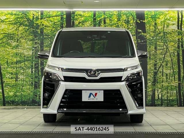 Toyota VOXY 2019-06 337457-15