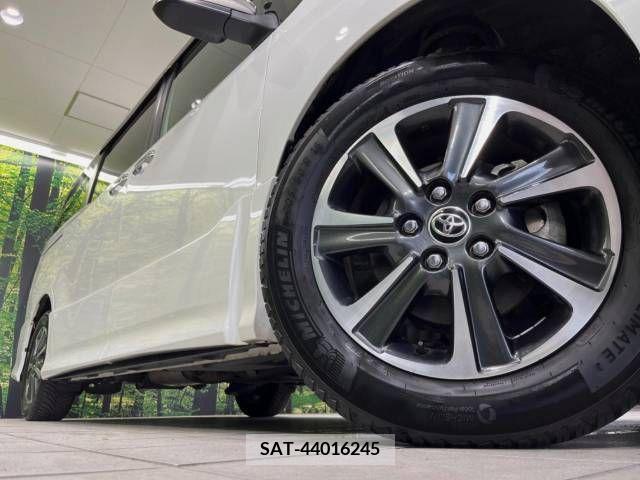 Toyota VOXY 2019-06 337457-14