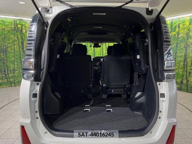 Toyota VOXY 2019-06 337457-11