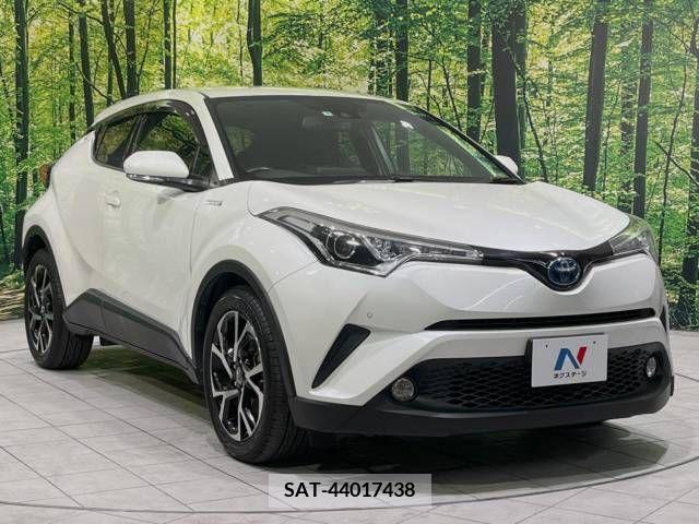 Toyota C-HR 2017-08 222053-16