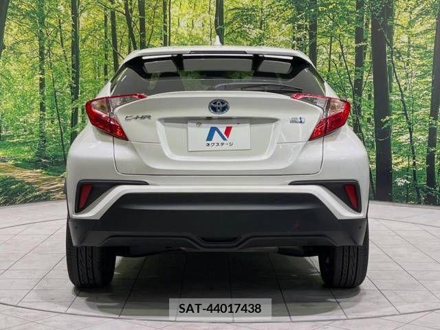 Toyota C-HR 2017-08 222053-15