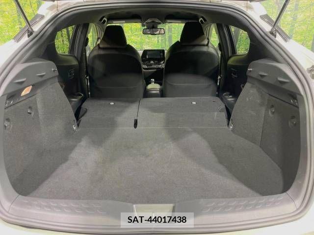 Toyota C-HR 2017-08 222053-10
