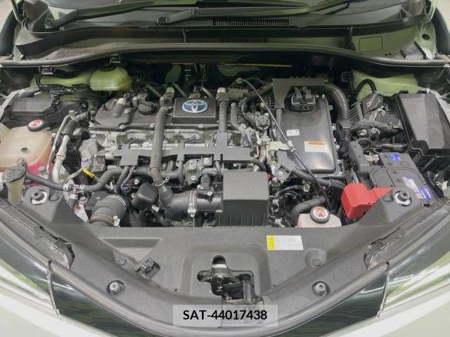 Toyota C-HR 2017-08 222053-18