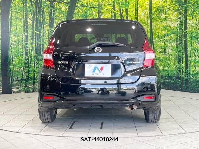 Nissan NOTE 2017-08 392932-15