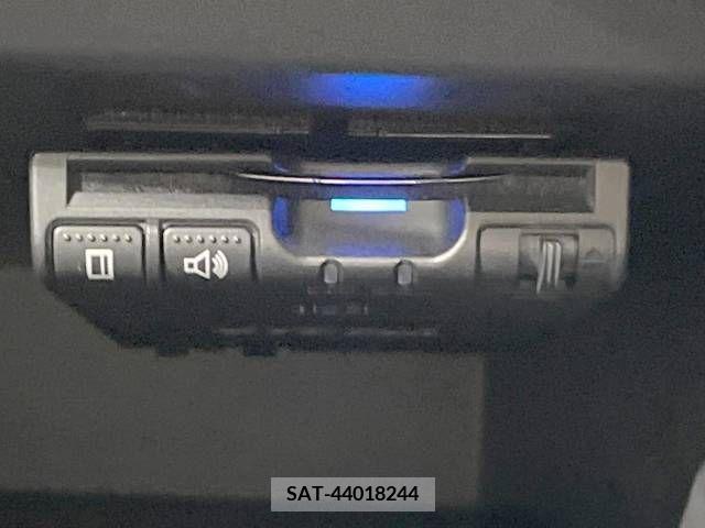 Nissan NOTE 2017-08 392932-7