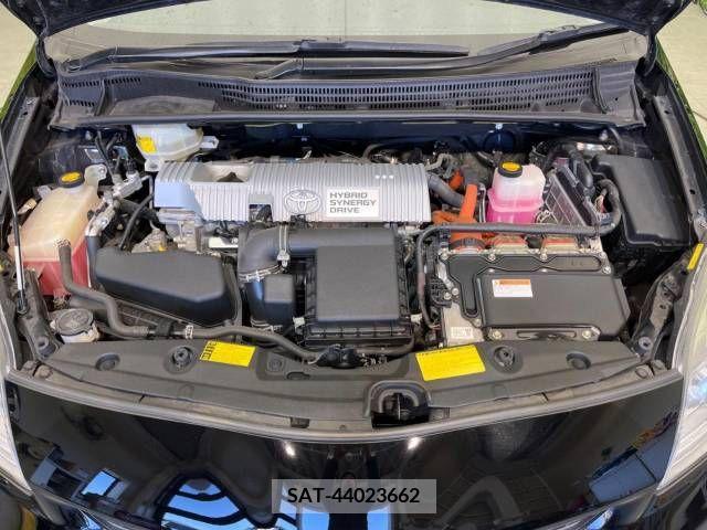 Toyota PRIUS 2014-01 220885-18