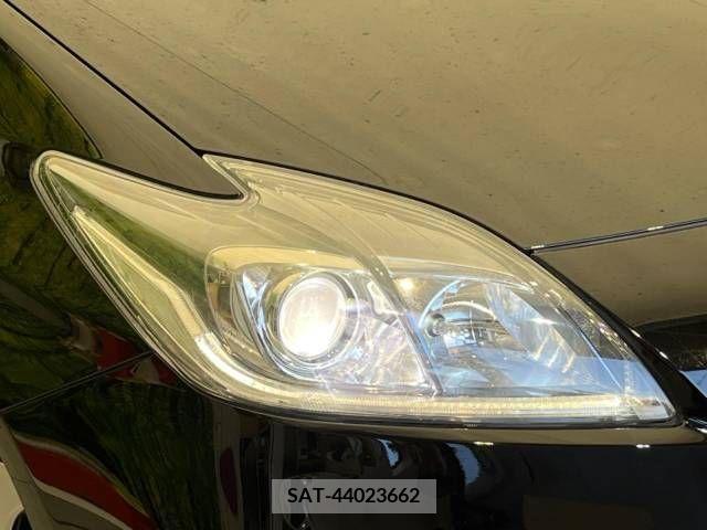 Toyota PRIUS 2014-01 220885-12