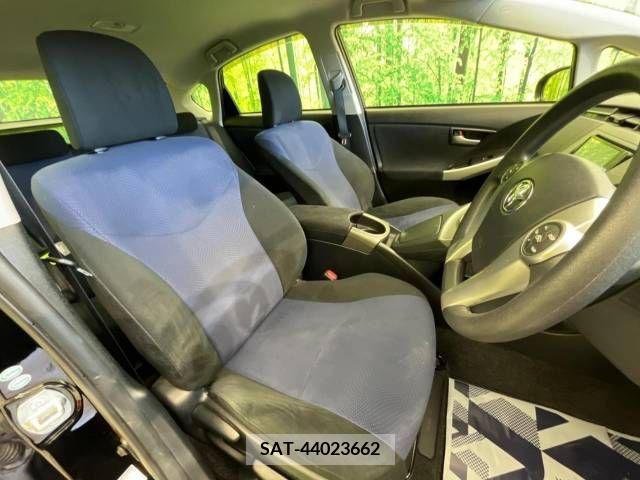 Toyota PRIUS 2014-01 220885-8