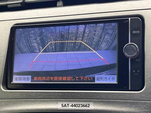 Toyota PRIUS 2014-01 220885-3