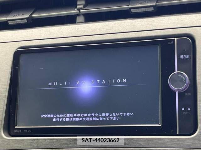 Toyota PRIUS 2014-01 220885-2