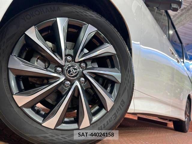 Toyota VOXY 2023-05 378397-13