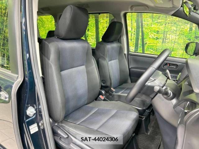Toyota VOXY 2015-06 336666-7